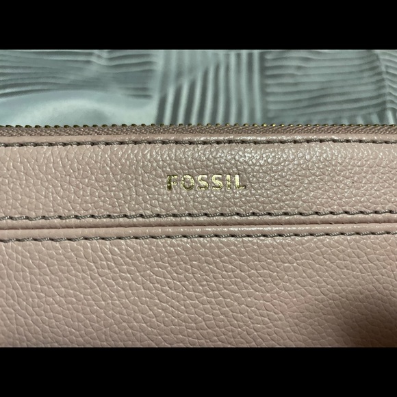 Pink Fossil wallet - Picture 2 of 3